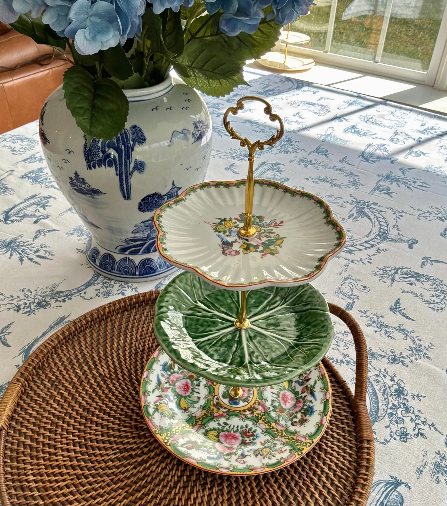 New Famille Rose & Bordallo Pinheiro
Serving tier with…