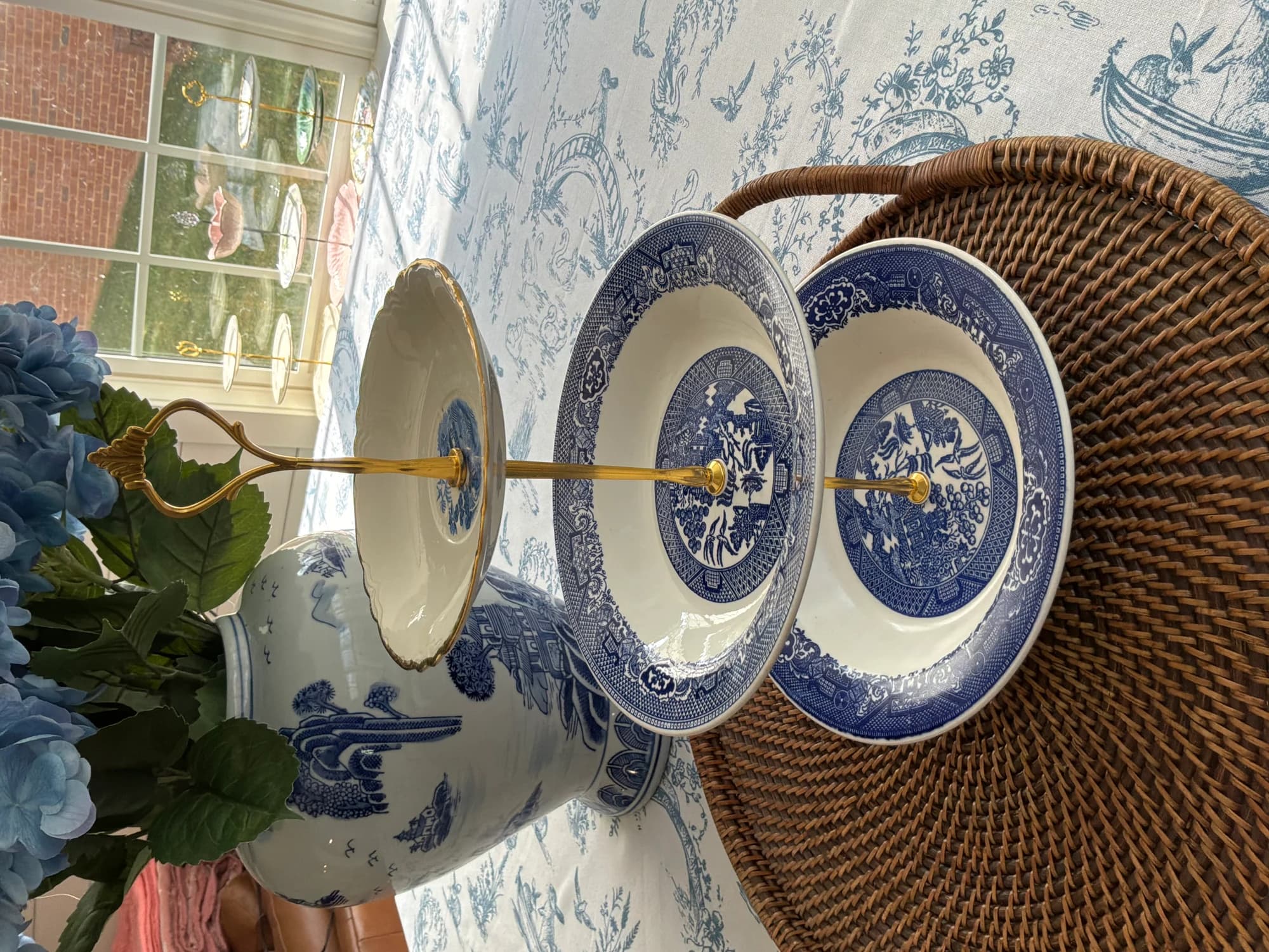 Iconic Blue Willow Stand