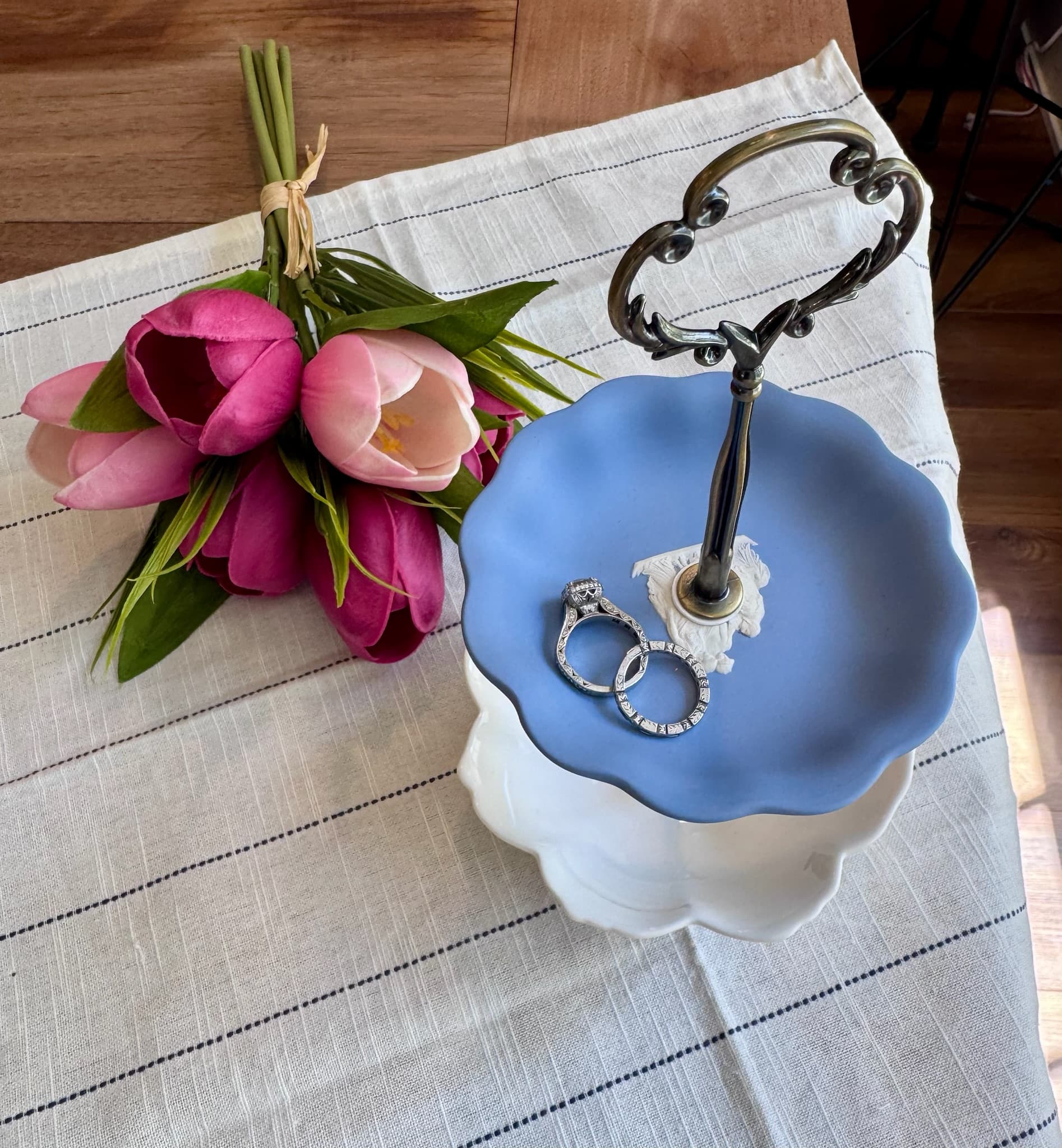 Periwinkle Jasper Tulip Trinket Stand